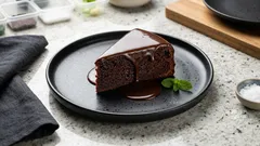 Torta vegana cacao e vino rosso: morbida e umida, si fa in una sola ciotola